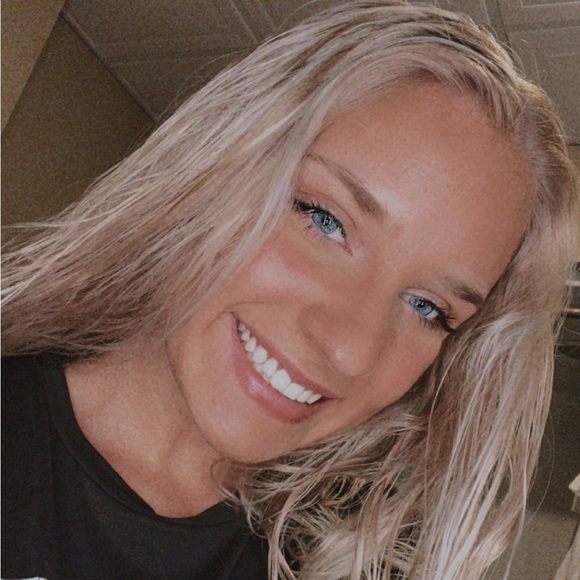 Meet your Posher, Ava - Picture 2 of 2